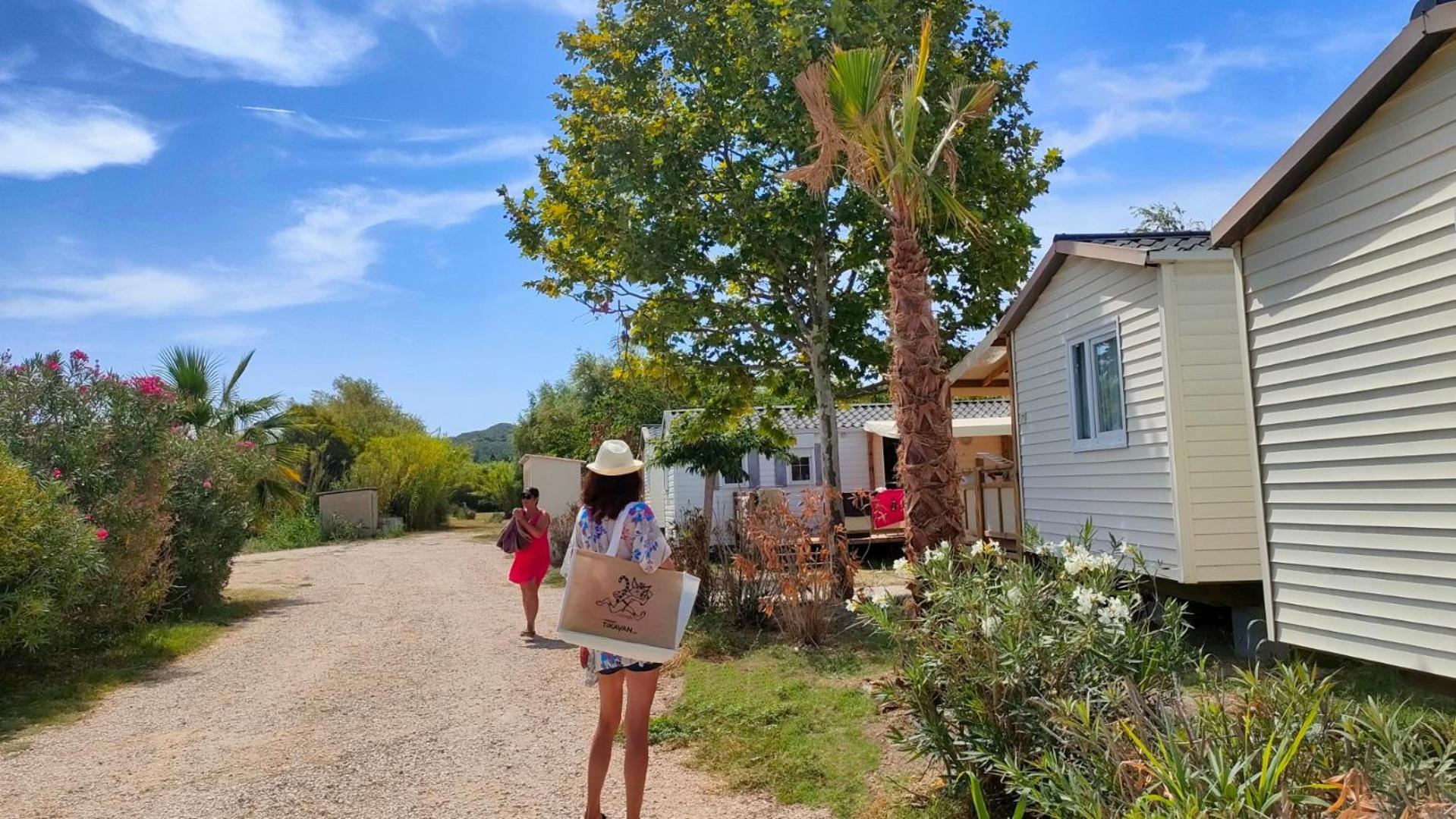 Camping Tikayan Felix De La Bastide Saint-Mitre-les-Remparts Esterno foto
