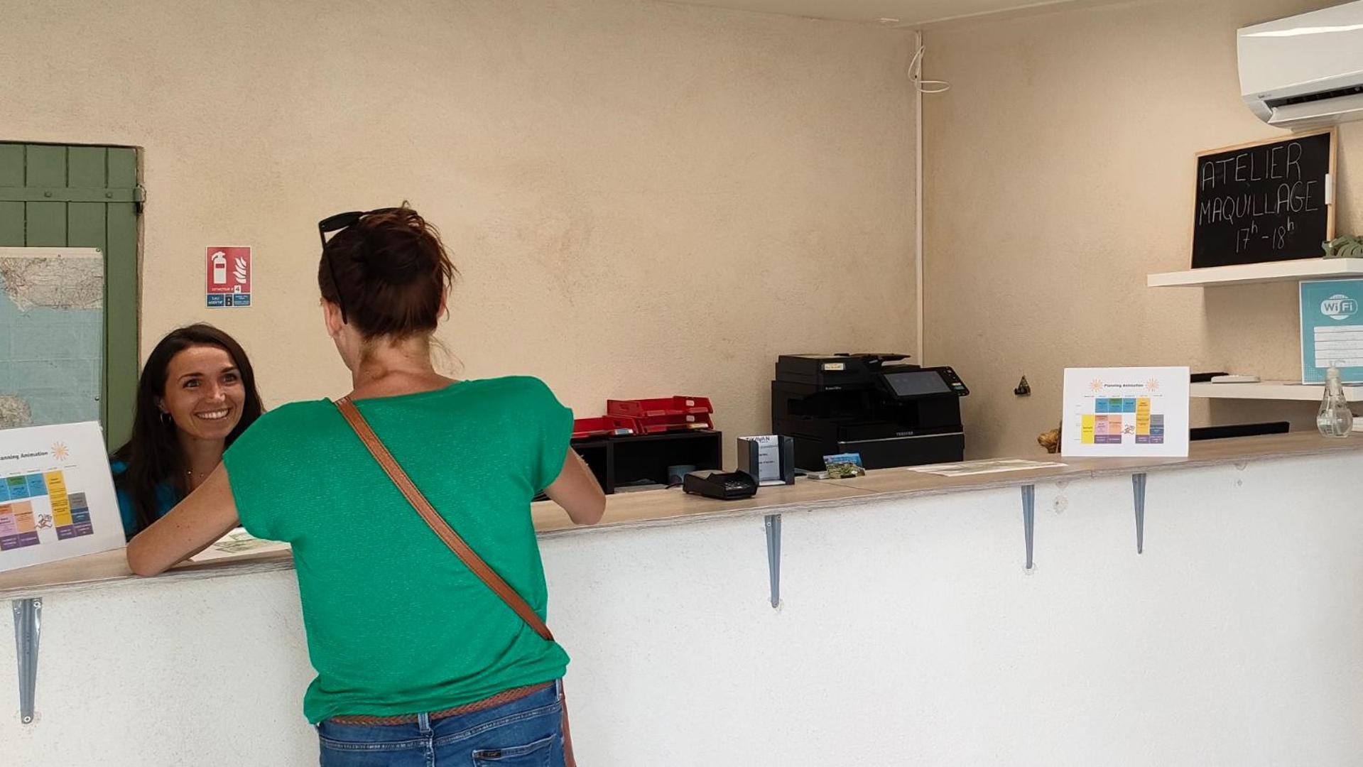 Camping Tikayan Felix De La Bastide Saint-Mitre-les-Remparts Esterno foto